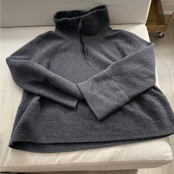 Lululmeon Retreat Yourself Pullover-M/L - Picture 2 of 2